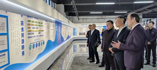 李瑋董事長一行赴安徽亳州參觀考察現(xiàn)代中藥材,構(gòu)建深度融合發(fā)展新格局